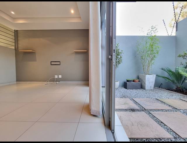 3 BEDROOM DUPLEX TO LET IN OAKLANDS